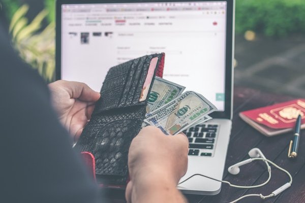 10 dollar bank notes